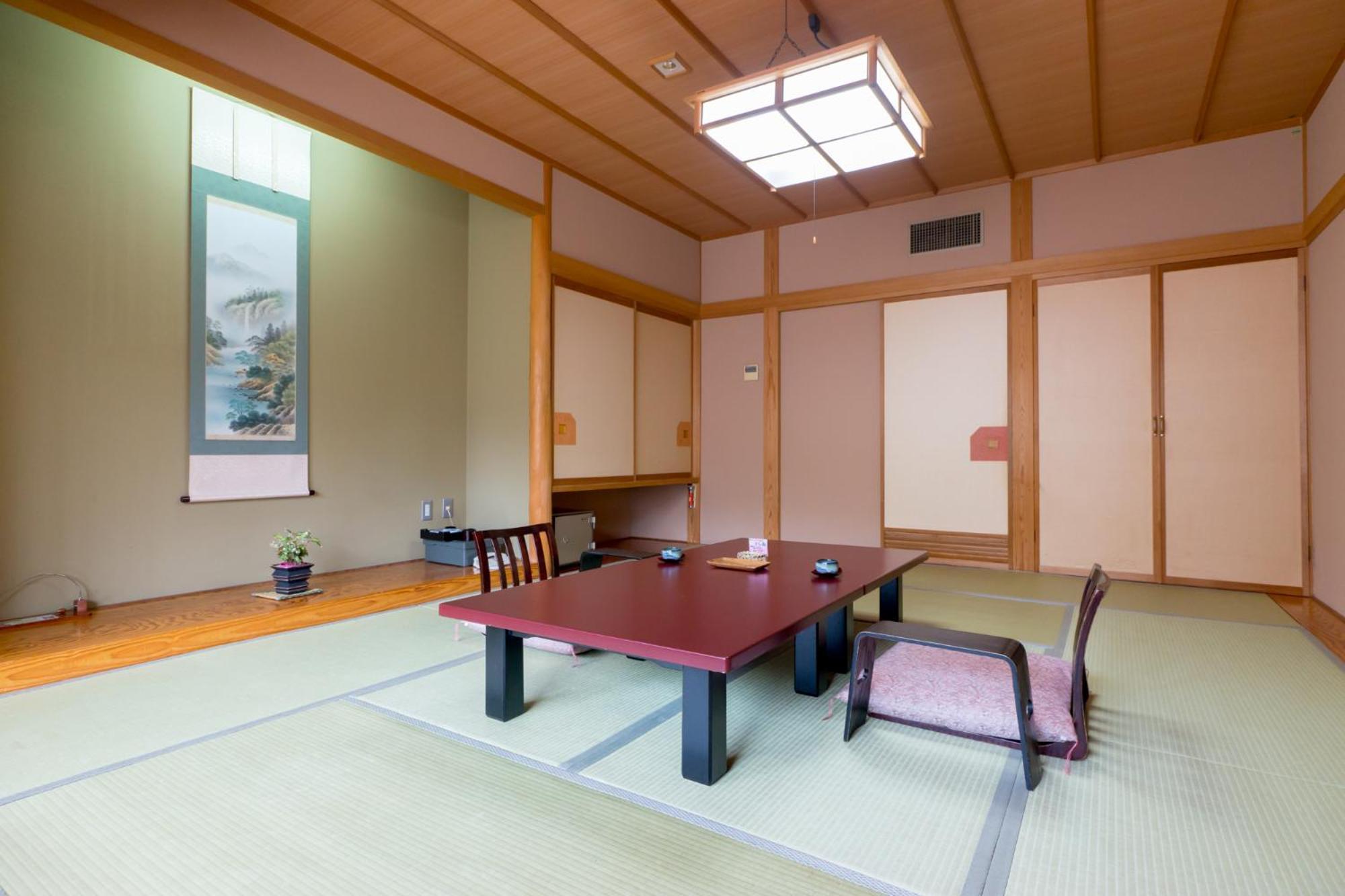 Shosenkaku Hotel Nagano Buitenkant foto