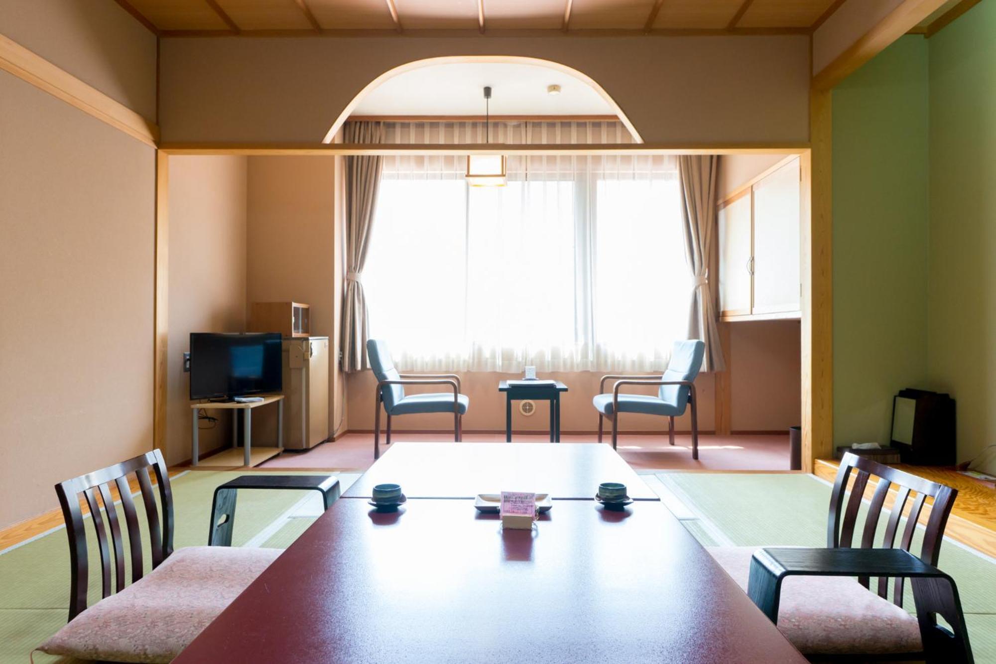 Shosenkaku Hotel Nagano Buitenkant foto