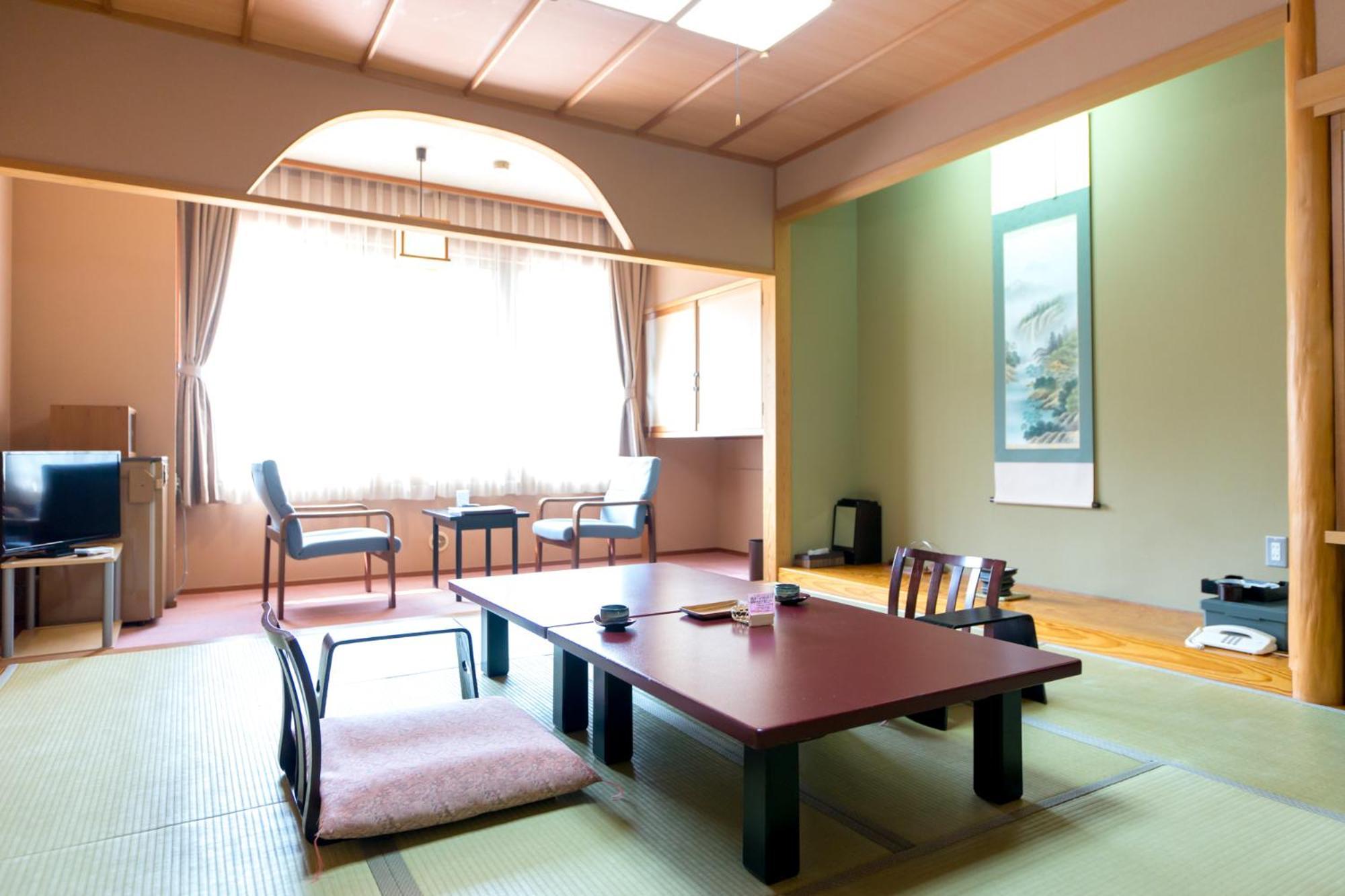 Shosenkaku Hotel Nagano Buitenkant foto