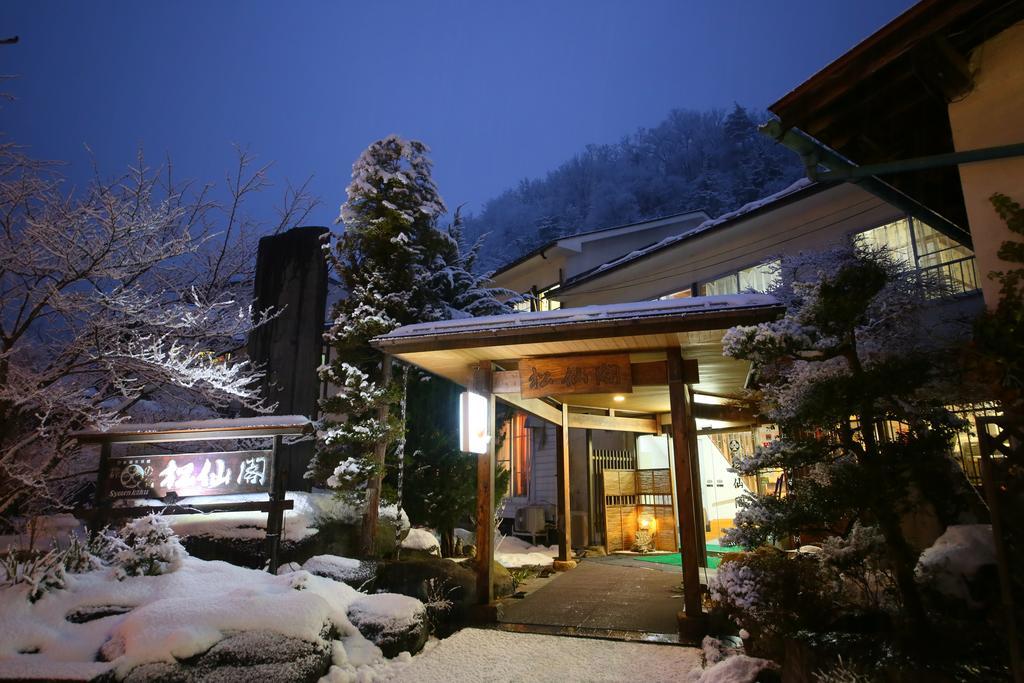 Shosenkaku Hotel Nagano Buitenkant foto