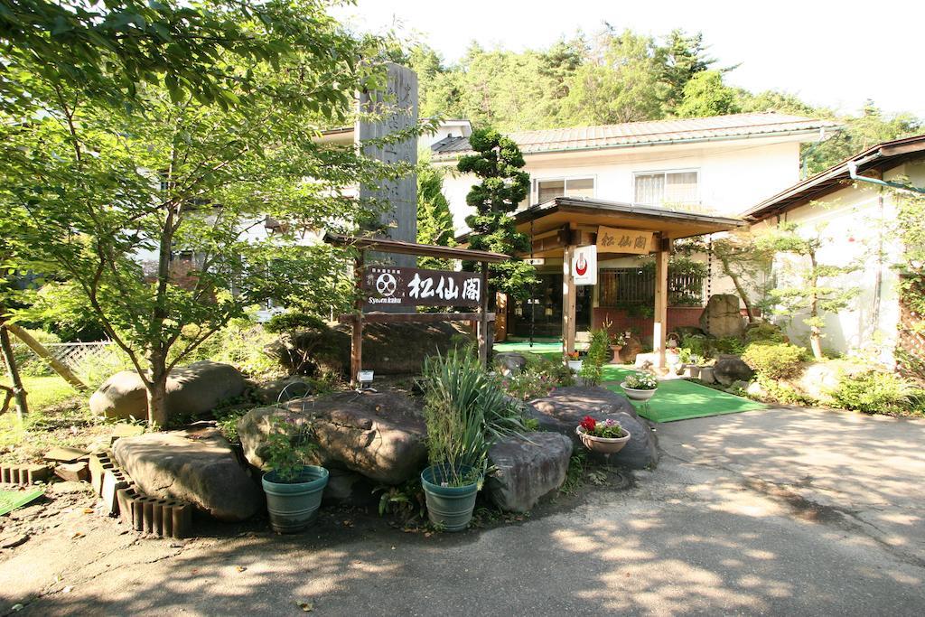 Shosenkaku Hotel Nagano Buitenkant foto