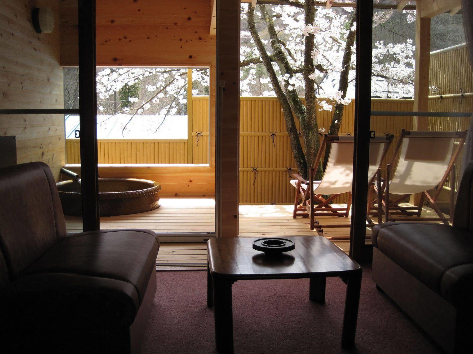 Shosenkaku Hotel Nagano Buitenkant foto