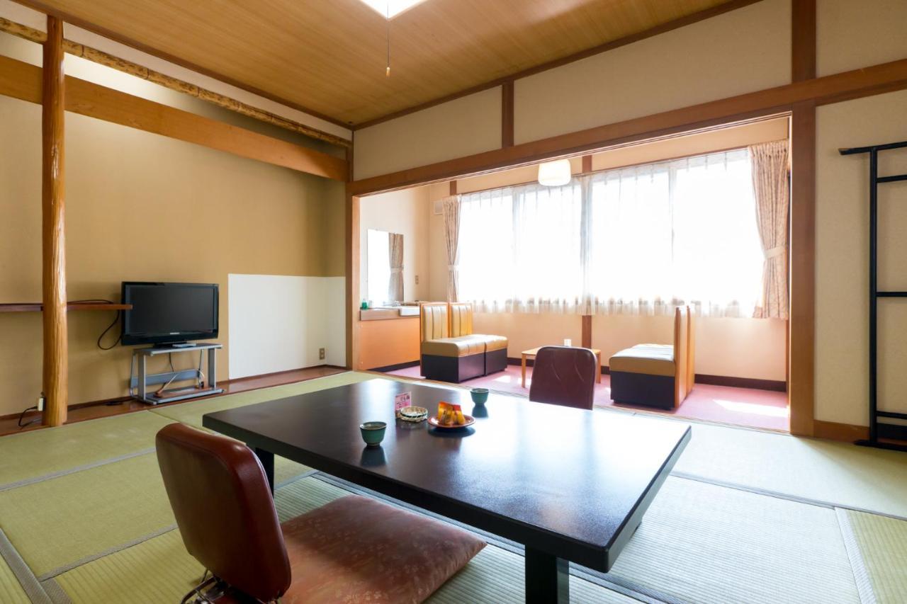 Shosenkaku Hotel Nagano Buitenkant foto